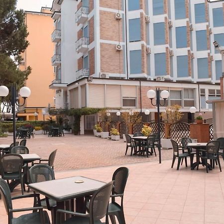 Hotel Zeus Cervia Exteriér fotografie