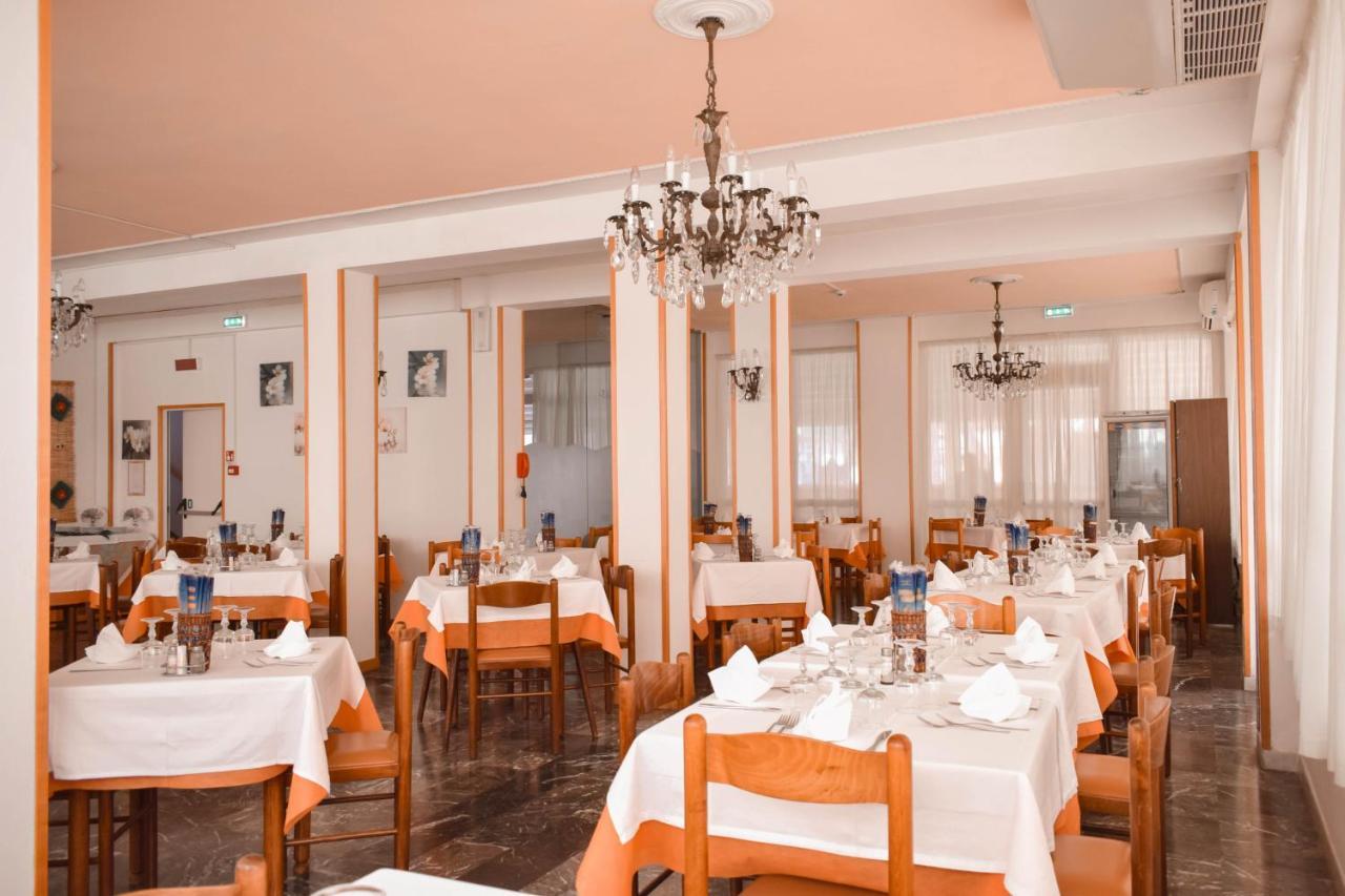 Hotel Zeus Cervia Exteriér fotografie